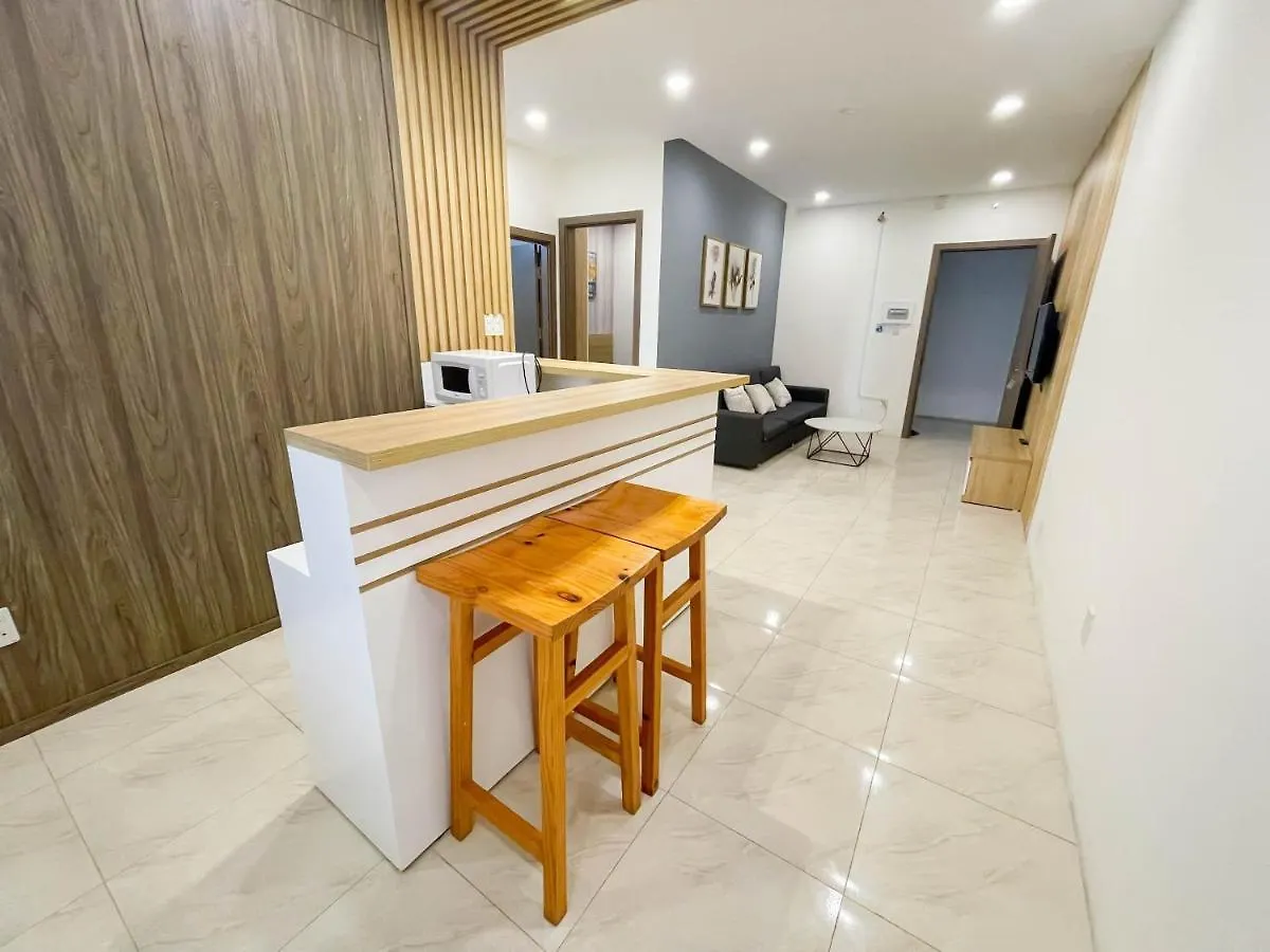 Hon Chong Oceanfront Luxury Apartment Нячанг