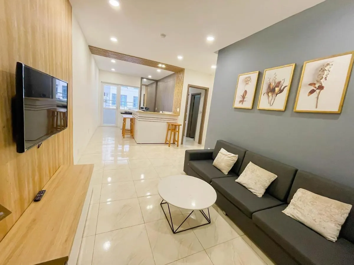 Hon Chong Oceanfront Luxury Apartment Нячанг
