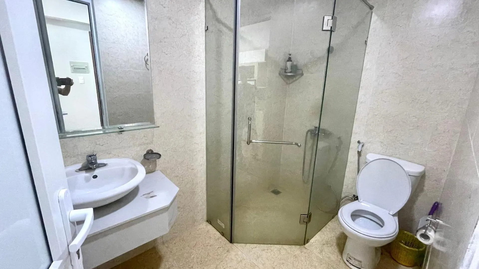 Hon Chong Oceanfront Luxury Apartment Нячанг 0*,  Вьетнам