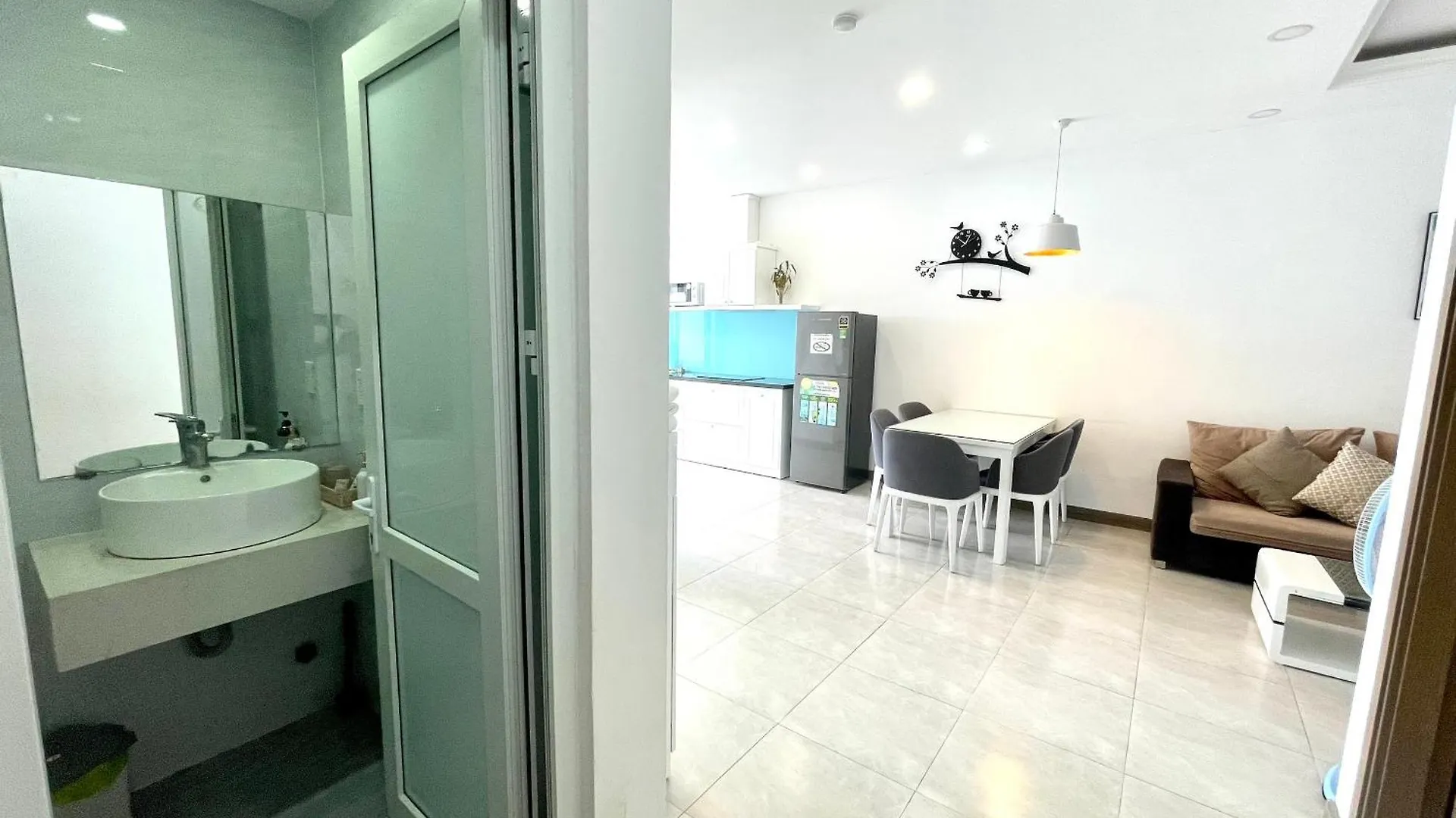 Hon Chong Oceanfront Luxury Apartment Нячанг