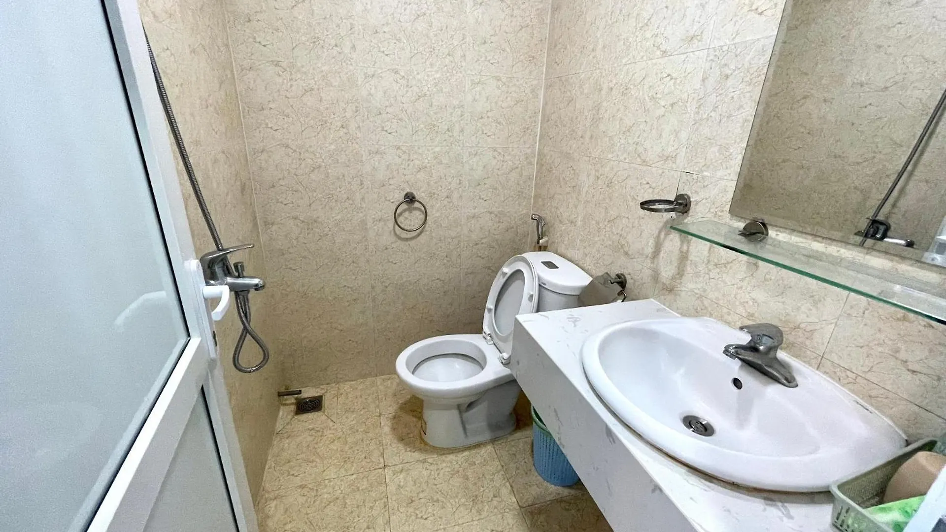 Hon Chong Oceanfront Luxury Apartment Нячанг